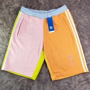 Adidas Size S H43975 Love Unites